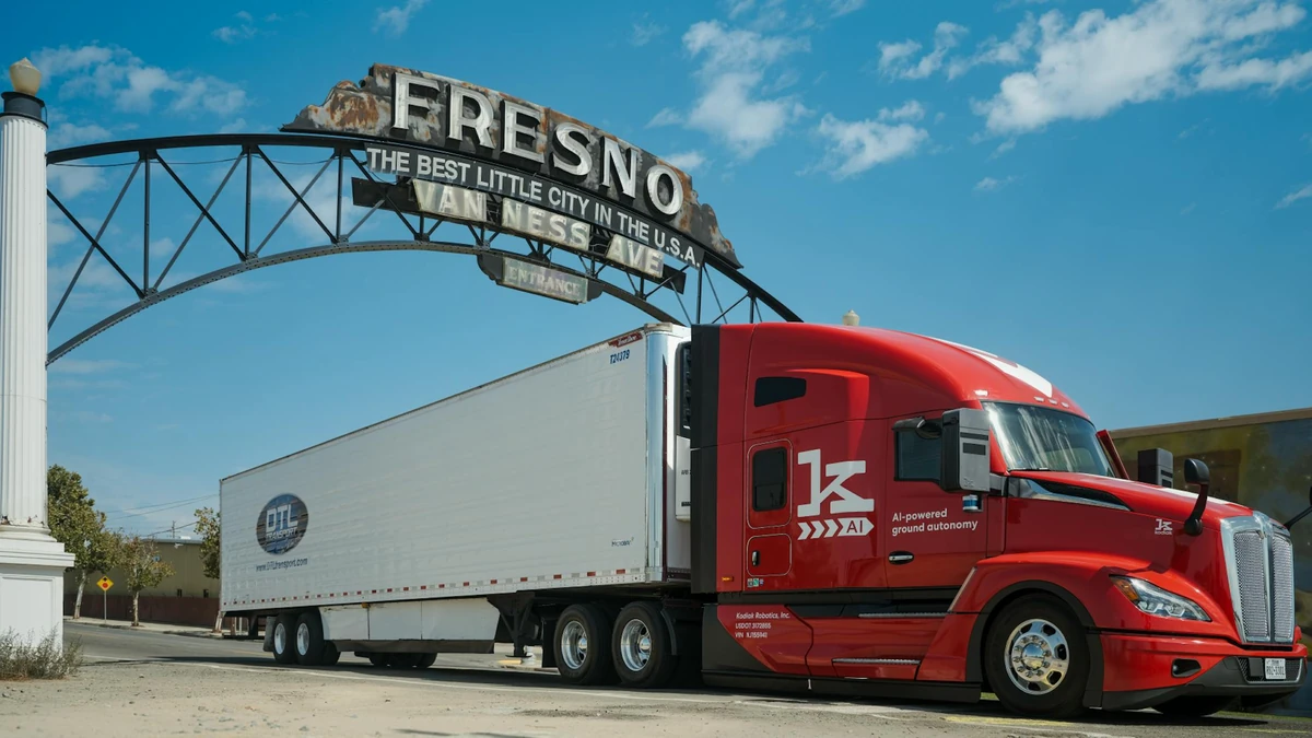 Kodiak autonomous truck pulling a DTL trailer